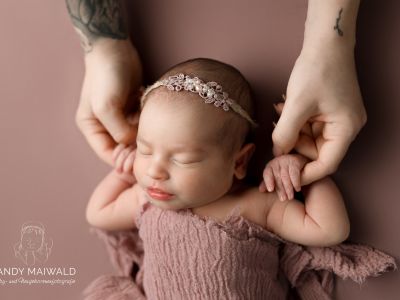 <div class=girl-info-container style=background-color:#f0d2d2;><h4 class=girl>Emma</h4></div> <div class=girl-info-container style=background-color:#f0d2d2;><h4 class=girl>Emma</h4></div>