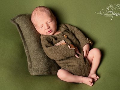 <div class=boy-info-container style=background-color:#d3eafc;><h4 class=boy>Jakov Dimoski</h4></div> <div class=boy-info-container style=background-color:#d3eafc;><h4 class=boy>Jakov Dimoski</h4></div>