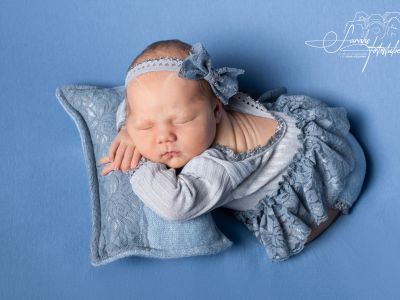 <div class=girl-info-container style=background-color:#f0d2d2;><h4 class=girl>Katja</h4></div> <div class=girl-info-container style=background-color:#f0d2d2;><h4 class=girl>Katja</h4></div>