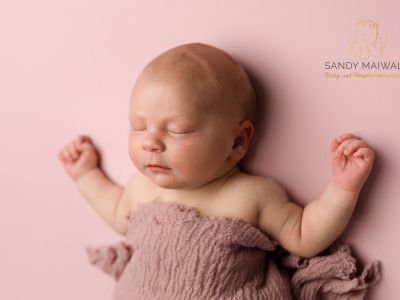 <div class=girl-info-container style=background-color:#f0d2d2;><h4 class=girl>Lina</h4></div> <div class=girl-info-container style=background-color:#f0d2d2;><h4 class=girl>Lina</h4></div>