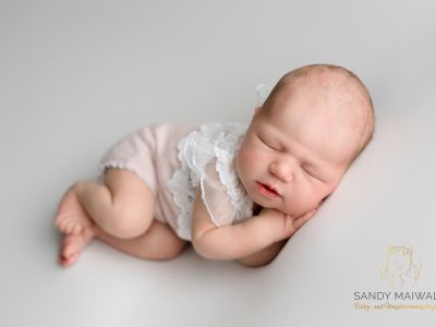 <div class=girl-info-container style=background-color:#f0d2d2;><h4 class=girl>Lucy</h4></div> <div class=girl-info-container style=background-color:#f0d2d2;><h4 class=girl>Lucy</h4></div>