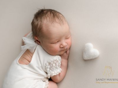 <div class=girl-info-container style=background-color:#f0d2d2;><h4 class=girl>Malia Hope</h4></div> <div class=girl-info-container style=background-color:#f0d2d2;><h4 class=girl>Malia Hope</h4></div>