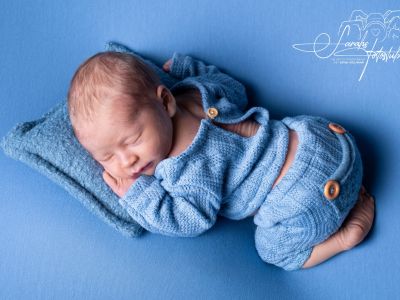 <div class=boy-info-container style=background-color:#d3eafc;><h4 class=boy>Adrian</h4></div> <div class=boy-info-container style=background-color:#d3eafc;><h4 class=boy>Adrian</h4></div>