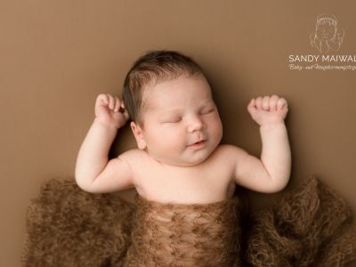 <div class=girl-info-container style=background-color:#f0d2d2;><h4 class=girl>Senp</h4></div> <div class=girl-info-container style=background-color:#f0d2d2;><h4 class=girl>Senp</h4></div>